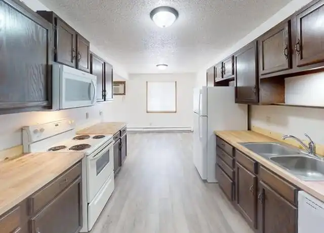 Property at 1100 Pleasant St Unit 6, Bismarck, ND, 58504, 2 beds, 1 bath, [object Object]