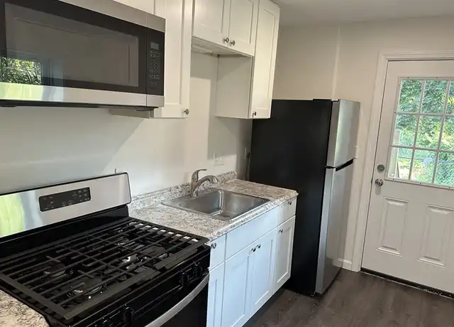 Property at 540 Lawrence St Unit 1, Lowell, MA, 01852, 2 beds, 1 bath, [object Object]