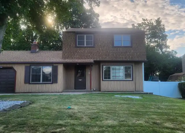 Property at 6 Cedar Creek Dr, Clementon, NJ, 08021, 3 beds, 1.5 baths, [object Object]