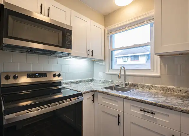 Property at 1027 17th St NW Unit 7, Canton, OH, 44703, 1 bed, 1 bath, [object Object]