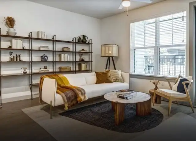 Property at 1701 Smith Rd, Austin, TX, 78721, 1 bed, 1 bath, [object Object]