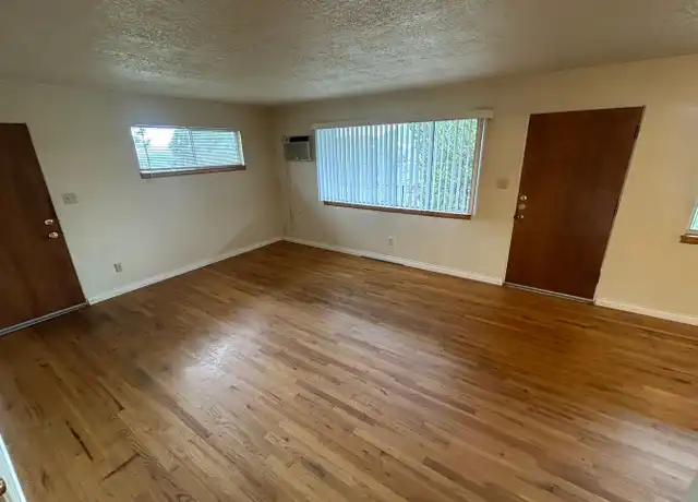 Property at 2015 W Tenth Ave Unit 5, Spokane, WA, 99204, 2 beds, 1 bath, [object Object]