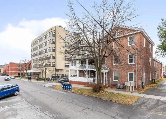 Property at 21-25 Elmwood Ave Apt 16, Burlington, VT, 05401, 1 bed, 1 bath, [object Object]
