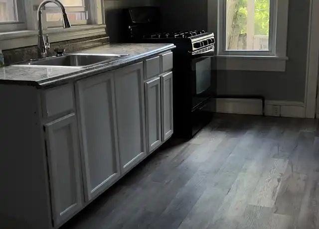 Property at 904 Ash St Unit 1, Scranton, PA, 18510, 2 beds, 1 bath, [object Object]