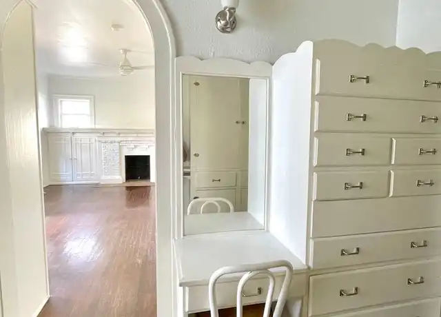 Property at 914 N Bishop Ave, Dallas, TX, 75208, 0 beds, 1 bath, [object Object]