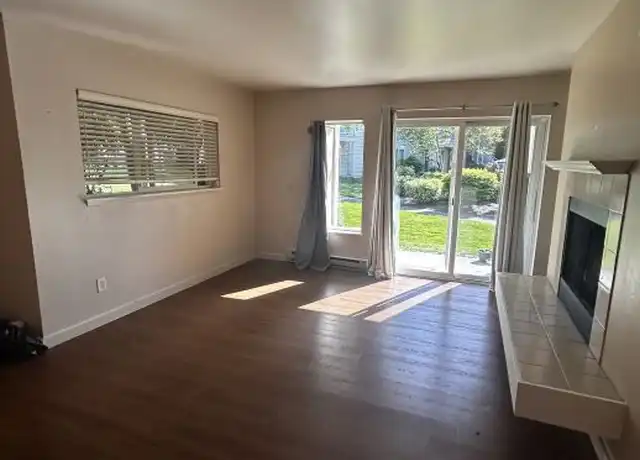 Property at 12303 Harbour Pointe Blvd Unit EE102, Mukilteo, WA, 98275, 2 beds, 2 baths, [object Object]