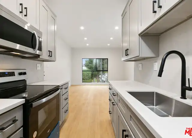 Property at 7229 Willoughby Ave Unit 17, Los Angeles, CA, 90046, 2 beds, 1 bath, [object Object]
