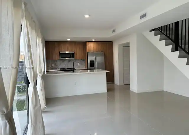 Property at 307 NW 13th Pl, Florida City, FL, 33034, 5 beds, 4.5 baths, [object Object]