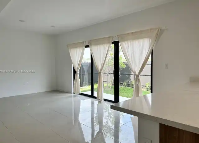 Property at 307 NW 13th Pl, Florida City, FL, 33034, 5 beds, 4.5 baths, [object Object]