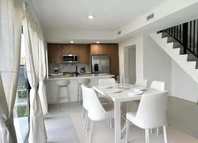 Property at 307 NW 13th Pl, Florida City, FL, 33034, 5 beds, 4.5 baths, [object Object]