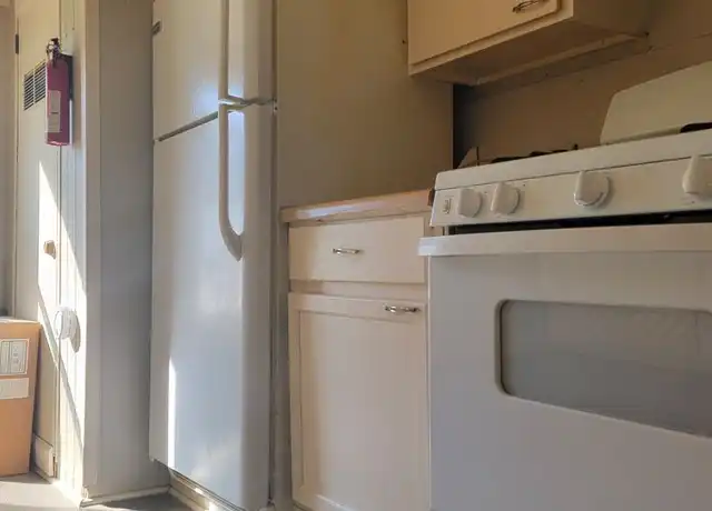 Property at 26 Franklin Ave Unit B, Winchester, KY, 40391, 1 bed, 1 bath, [object Object]
