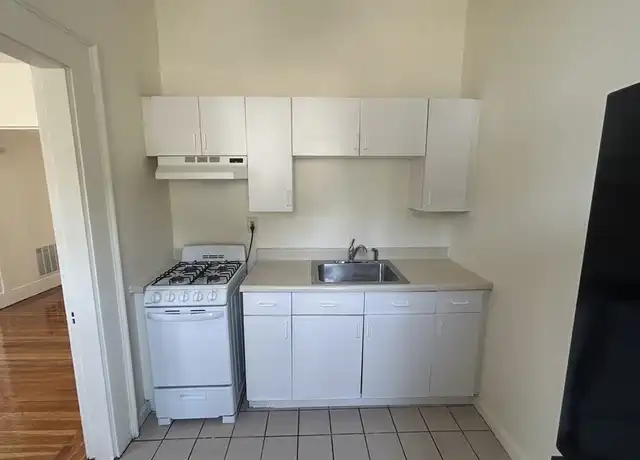 Property at 198 Clifton St Unit 2, Malden, MA, 02148, 1 bed, 1 bath, [object Object]