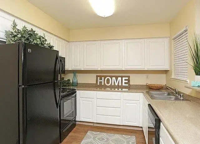 Photo of 2800 Willow Ave, Clovis, CA 93612