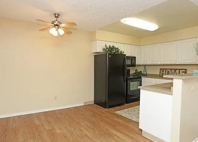 Photo of 2800 Willow Ave, Clovis, CA 93612