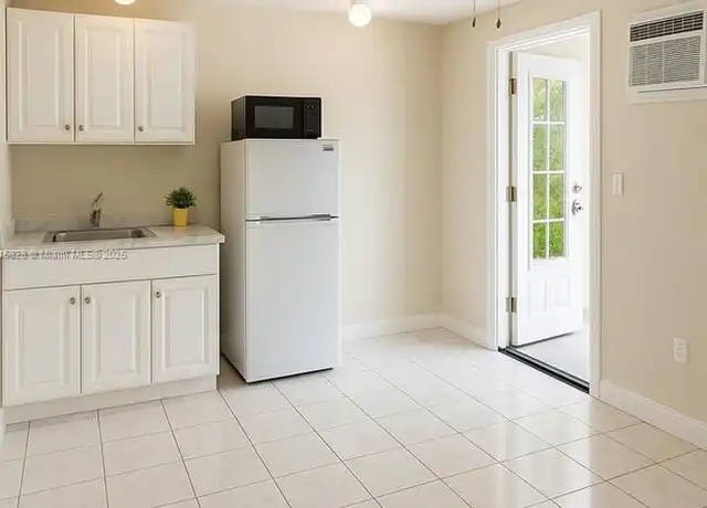 Property at 2810 NW 51st St Unit C-C, Miami, FL, 33142, 1 bed, 1 bath, [object Object]