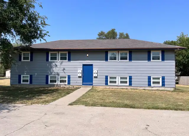 Property at 810 W 11th St Unit 2, Junction City, KS, 66441, 2 beds, 1 bath, [object Object]