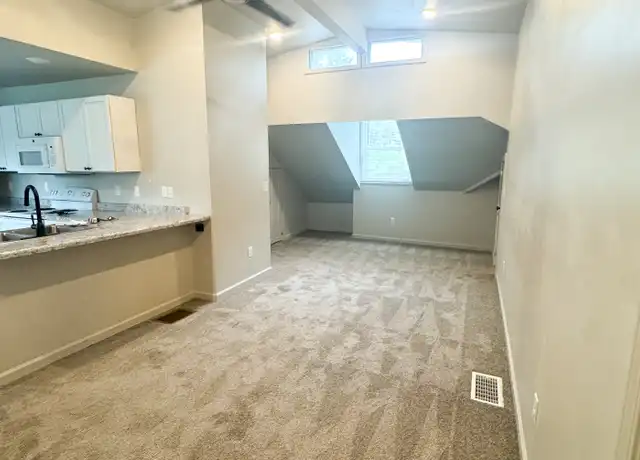 Property at 202 W Madison Ave Unit 2 up, Fairfield, IA, 52556, 1 bed, 1 bath, [object Object]