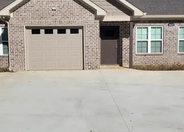 Property at 1675 Jordon Ave Unit 1, Dothan, AL, 36303, 2 beds, 2 baths, [object Object]