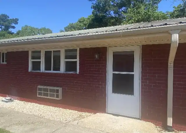 Property at 816 Shaw Mill Rd, Fayetteville, NC, 28311, 1 bed, 1 bath, [object Object]