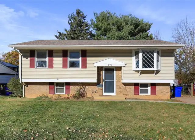 Property at 271 Pinoak Ln, Frederick, MD, 21701, 3 beds, 1.5 baths, [object Object]