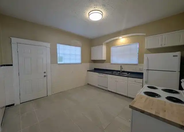 Property at 3207 Sanchez St, Tampa, FL, 33605, 3 beds, 2 baths, [object Object]