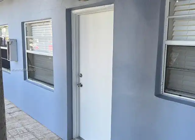 Property at 110 SE 2nd St #110, Hallandale Beach, FL, 33009, 2 beds, 1 bath, [object Object]