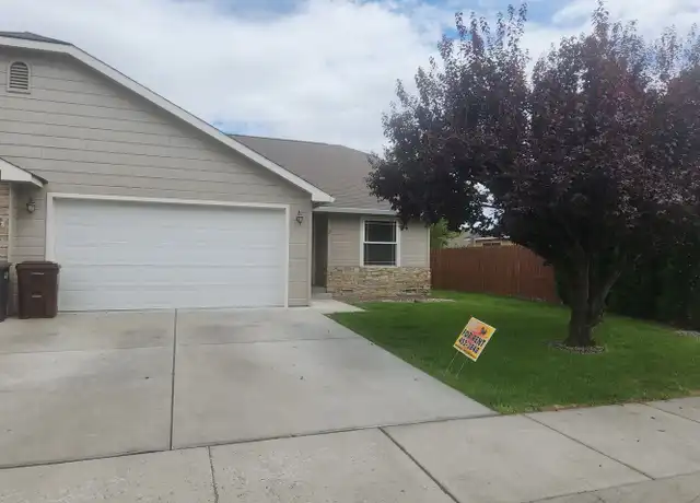 Property at 1005 S 89th Ave Unit W1005-2, Yakima, WA, 98908, 3 beds, 2 baths, [object Object]