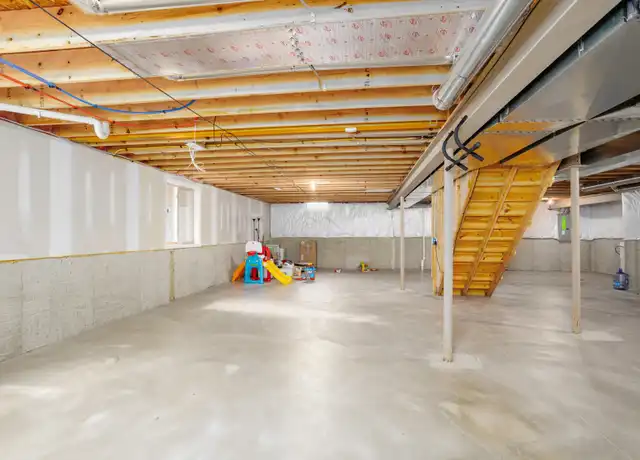 Property at 29893 Trailwood Dr, Warren, MI, 48092, 4 beds, 2.5 baths, [object Object]
