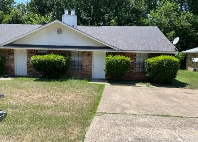 Property at 3008 Manor Ln, Huntsville, TX, 77340, 3 beds, 2 baths, [object Object]
