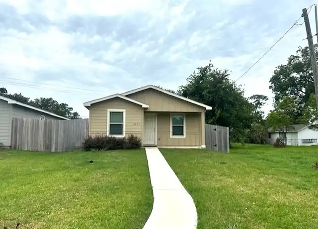 Property at 2855 Golf Crest Dr, Wharton, TX, 77488, 3 beds, 1 bath, [object Object]