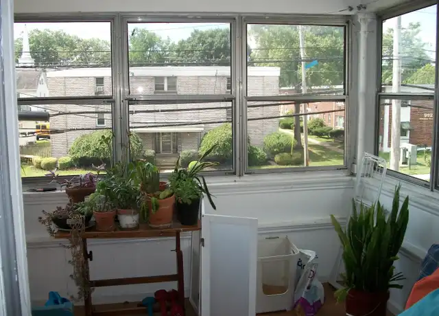 Property at 985 Whalley Ave Unit 2, New Haven, CT, 06515, 3 beds, 1 bath, [object Object]