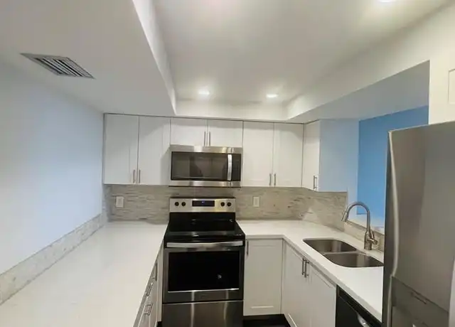 Property at 3900 N Hills Dr #412, Hollywood, FL, 33021, 1 bed, 1.5 baths, [object Object]