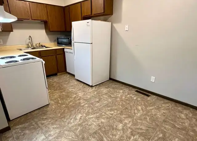 Property at 1124 Flammang Dr, Waterloo, IA, 50702, 2 beds, 1 bath, [object Object]