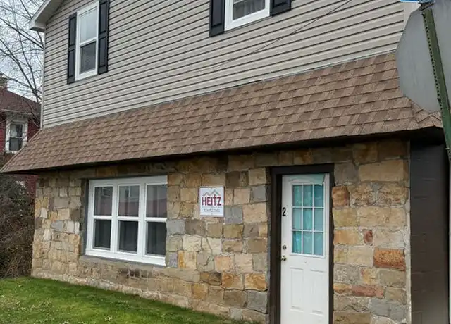 Property at 159 Portersville Rd Apt 3, Ellwood City, PA, 16117, 2 beds, 1 bath, [object Object]