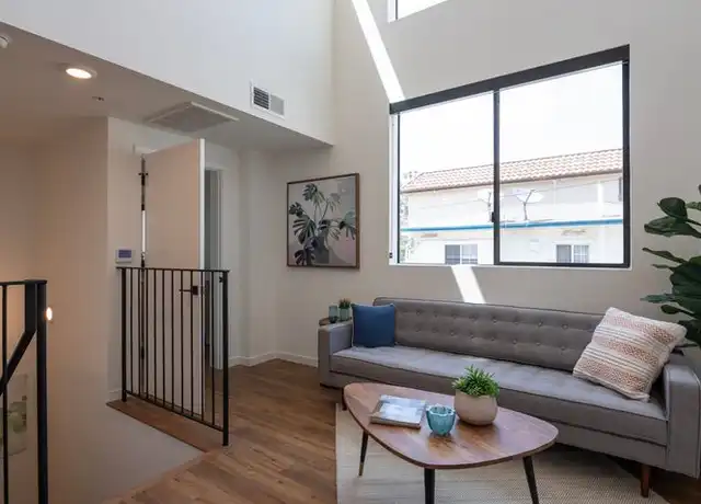 Property at 527 S Wilton Pl Unit 3, Los Angeles, CA, 90020, 1 bed, 1.5 baths, [object Object]