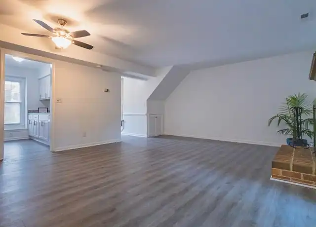 Property at 2407 Rennie Dr Unit Main, Virginia Beach, VA, 23454, 2 beds, 1.5 baths, [object Object]