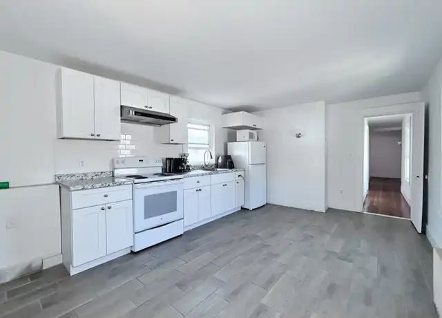 Property at 11 Chestnut St Unit 2, Malden, MA, 02148, 5 beds, 1 bath, [object Object]