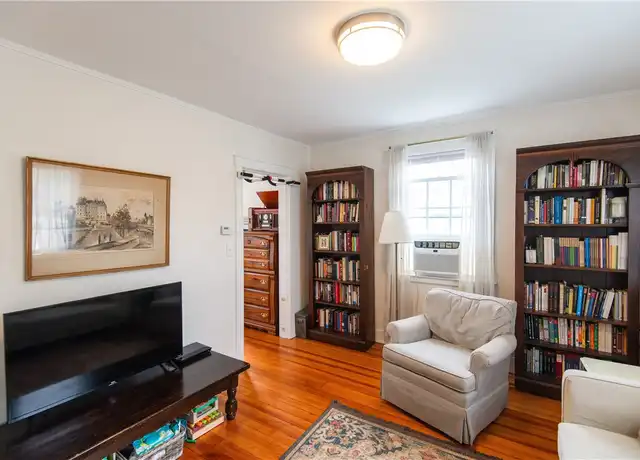 Property at 8 Palmer St, Newport, RI, 02840, 3 beds, 1 bath, [object Object]