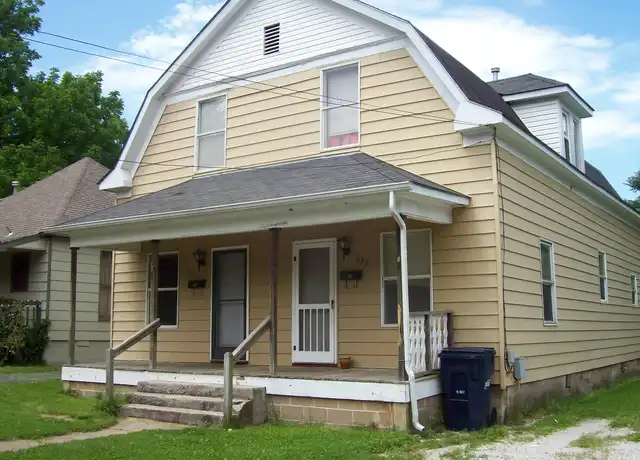 Property at 623 S Douglas Ave, Springfield, MO, 65806, 2 beds, 1 bath, [object Object]