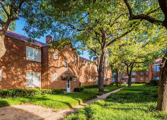 Property at Crestwood Place Apartments - 3900 White Settlement Rd, Fort Worth, TX, 76107, 1-2 bed, 1-2 bath, [object Object]