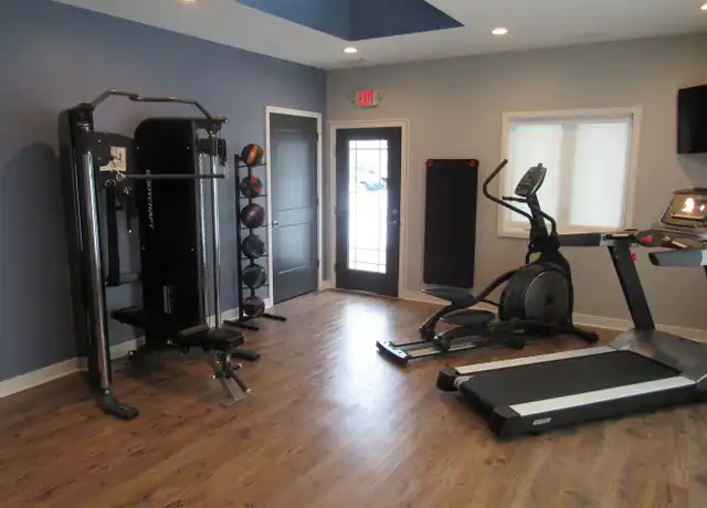 Property at 950 S 69th St Unit 909-22, Omaha, NE, 68106, 2 beds, 1 bath, [object Object]