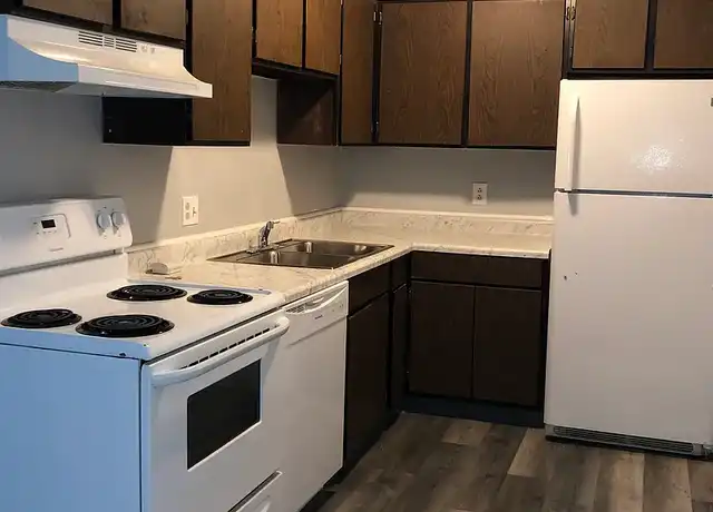 Property at Wadsworth Manor - 530 Wadsworth Rd, Medina, OH, 44256, 2 beds, 1.5 baths, [object Object]