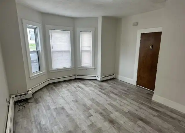Property at 33 Louis St, Chelsea, MA, 02150, 1 bed, 1 bath, [object Object]