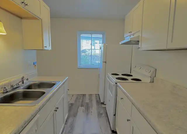 Property at 413 Grand Ave Unit F, Cincinnati, OH, 45205, 2 beds, 1 bath, [object Object]