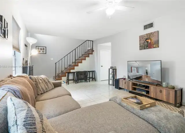 Property at 3 Laredo Pl Unit 6-10, Davie, FL, 33324, 2 beds, 2.5 baths, [object Object]