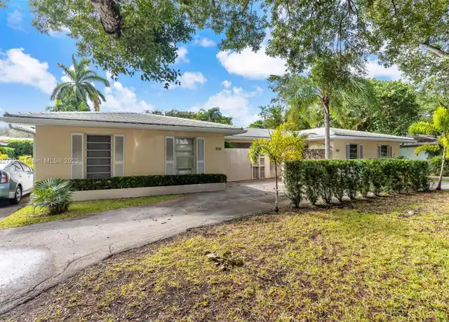 Property at 1130 Cotorro Ave Unit 1130, Coral Gables, FL, 33146, 3 beds, 2 baths, [object Object]