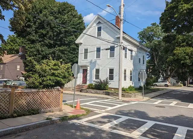 Property at 8 Russia St Unit 1, Newburyport, MA, 01950, 1 bed, 1 bath, [object Object]