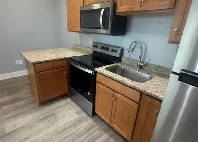 Property at 4632 Centre Ave Unit 8, Pittsburgh, PA, 15213, 1 bed, 1 bath, [object Object]