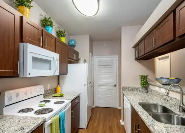 Property at 2057 W Hebron Pkwy Unit 3015, Carrollton, TX, 75010, 3 beds, 2 baths, [object Object]