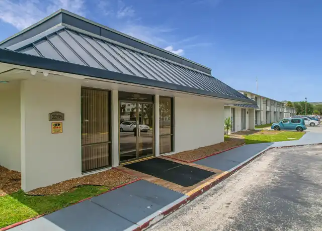 Property at 2295 E Irlo Bronson Memorial Hwy #100, Kissimmee, FL, 34744, 0 beds, 1.5 baths, [object Object]